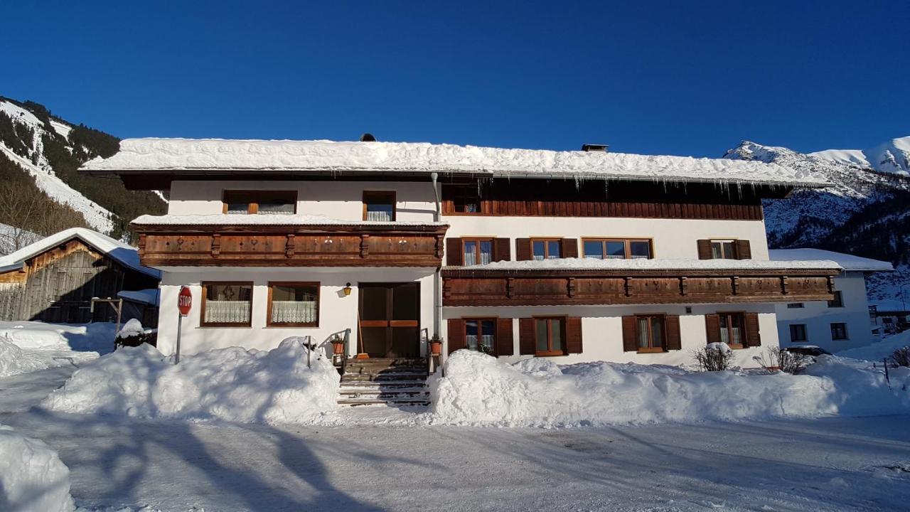 Haus Christof Lejlighed Holzgau Eksteriør billede